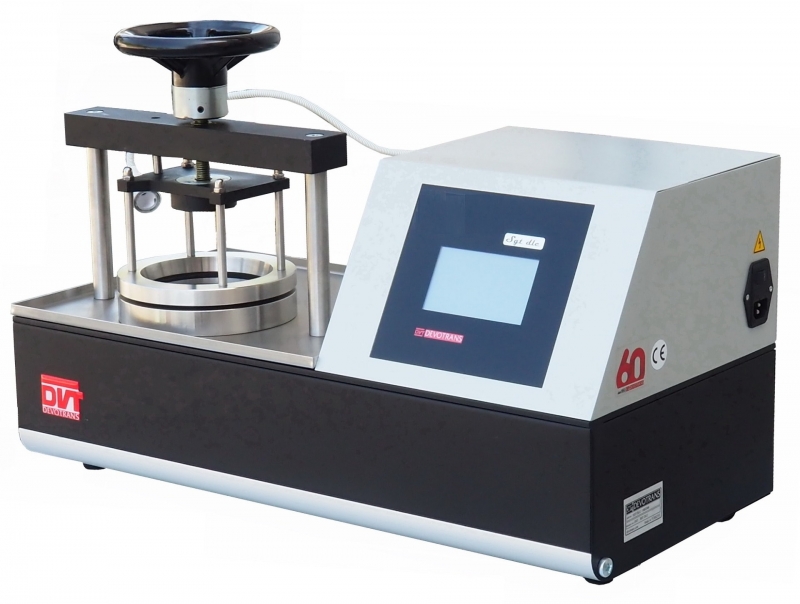 WATERPROOFNESS TESTER FOR TEXTILES AND MEMBRANES